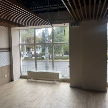 Сдается Торговое помещение, 273 м²