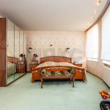 Продается Многокомнатная квартира, 150 м²