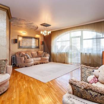 Продается Многокомнатная квартира, 150 м²