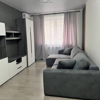 Продается 1-комнатная квартира, 39 м²