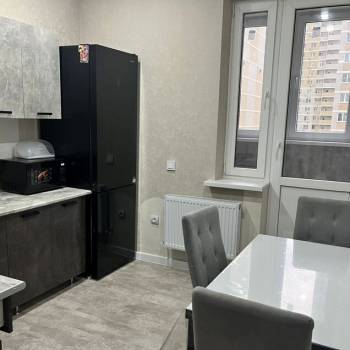 Продается 1-комнатная квартира, 39 м²