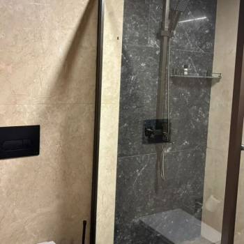 Продается 1-комнатная квартира, 76 м²