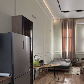 Продается 1-комнатная квартира, 106 м²