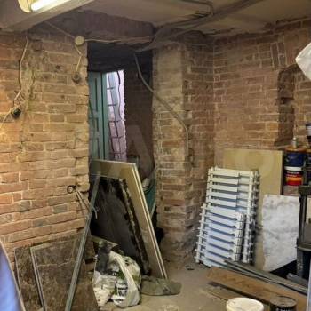 Продается 1-комнатная квартира, 106 м²