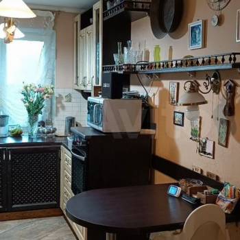 Продается Многокомнатная квартира, 72 м²