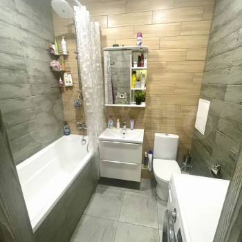 Продается 1-комнатная квартира, 47 м²