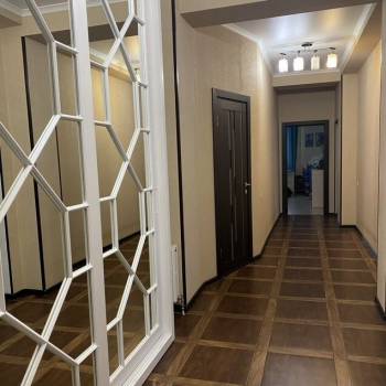 Сдается Многокомнатная квартира, 106 м²