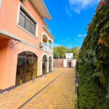 Сдается Нежилое помещение, 200 м²