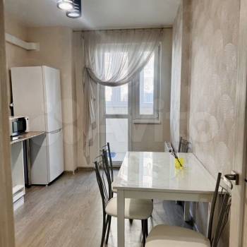 Сдается 1-комнатная квартира, 40 м²