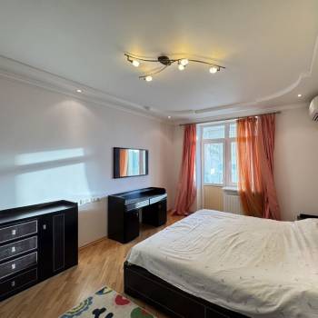 Сдается Многокомнатная квартира, 100 м²