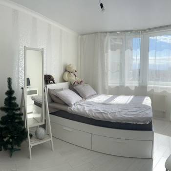 Продается 1-комнатная квартира, 32 м²