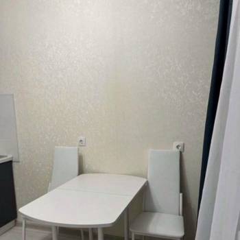 Продается 1-комнатная квартира, 40 м²