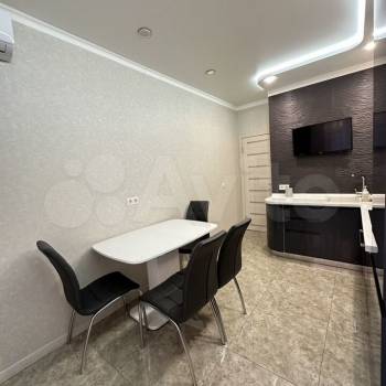 Продается 1-комнатная квартира, 37 м²