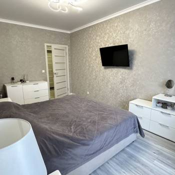 Продается 1-комнатная квартира, 37 м²