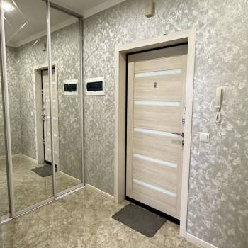 Продается 1-комнатная квартира, 37 м²