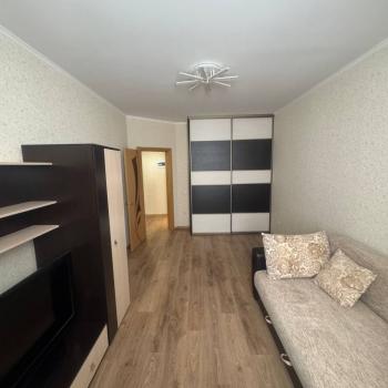 Сдается 1-комнатная квартира, 39 м²