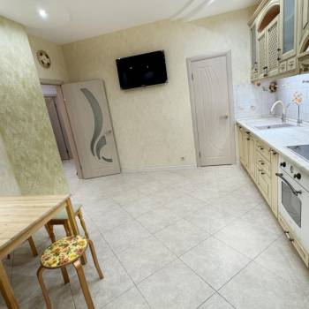 Сдается Многокомнатная квартира, 104 м²