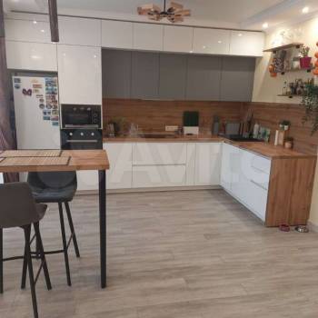 Продается 2-х комнатная квартира, 77 м²