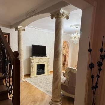 Продается Многокомнатная квартира, 150 м²