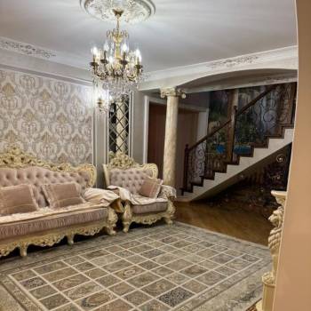 Продается Многокомнатная квартира, 150 м²