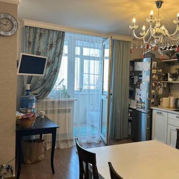 Продается 2-х комнатная квартира, 76 м²