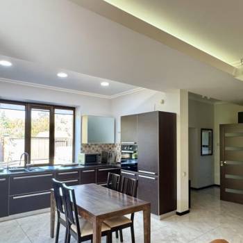 Продается Дом, 208 м²