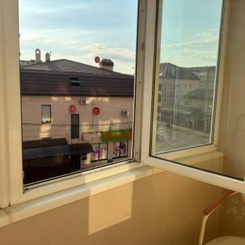 Продается 1-комнатная квартира, 42 м²