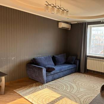 Продается 1-комнатная квартира, 42 м²