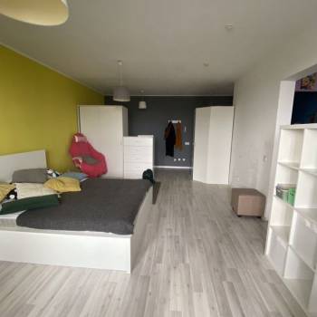 Продается 1-комнатная квартира, 55 м²