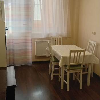 Сдается 1-комнатная квартира, 43 м²