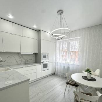 Продается 1-комнатная квартира, 39 м²