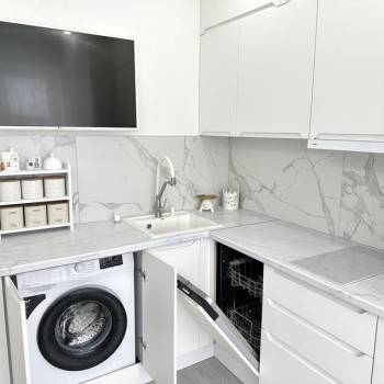 Продается 1-комнатная квартира, 39 м²