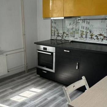 Продается 1-комнатная квартира, 43 м²