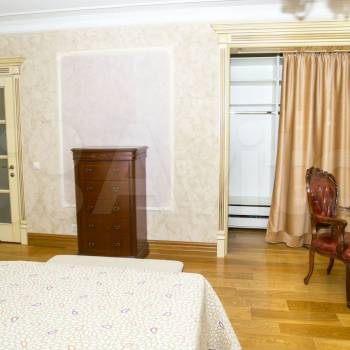 Сдается 2-х комнатная квартира, 125 м²