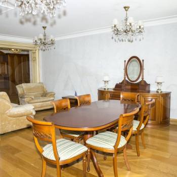 Сдается 2-х комнатная квартира, 125 м²