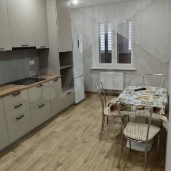 Сдается 1-комнатная квартира, 38 м²