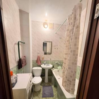 Продается 1-комнатная квартира, 49 м²