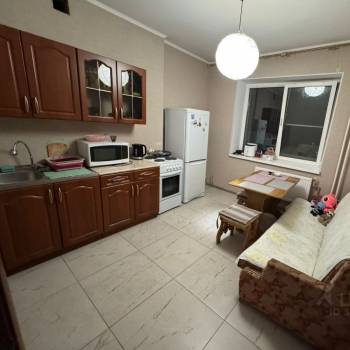 Продается 1-комнатная квартира, 49 м²