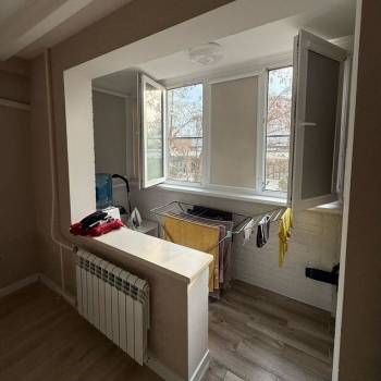 Продается 1-комнатная квартира, 32 м²