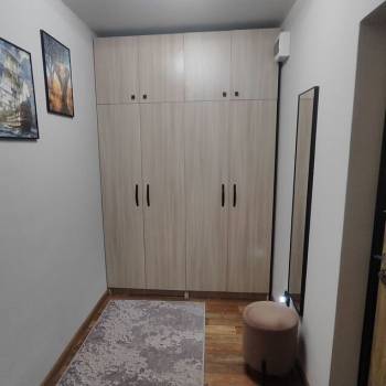 Продается 1-комнатная квартира, 42 м²
