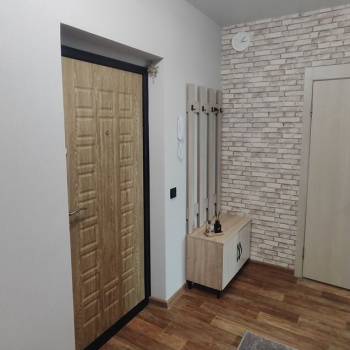 Продается 1-комнатная квартира, 42 м²