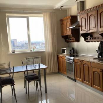 Продается 1-комнатная квартира, 46 м²