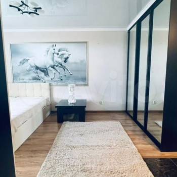 Продается 1-комнатная квартира, 32 м²