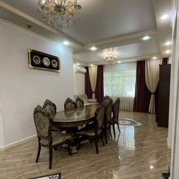 Продается Многокомнатная квартира, 105 м²