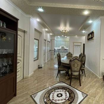 Продается Многокомнатная квартира, 105 м²