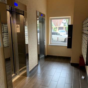 Продается 1-комнатная квартира, 42 м²