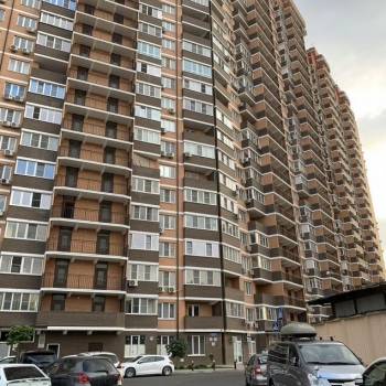 Продается 1-комнатная квартира, 42 м²