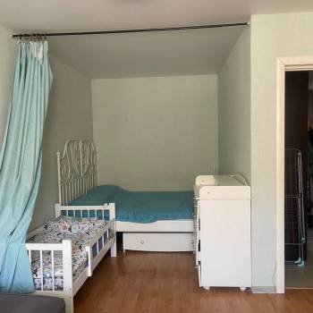 Продается 1-комнатная квартира, 37 м²