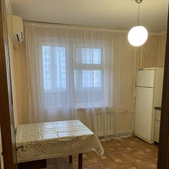 Сдается 1-комнатная квартира, 39 м²