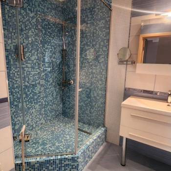 Продается 1-комнатная квартира, 53 м²